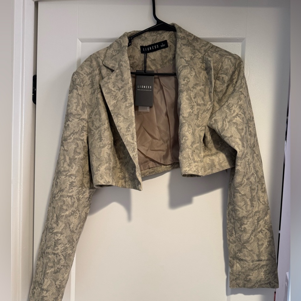 Lioness Cropped Jacket